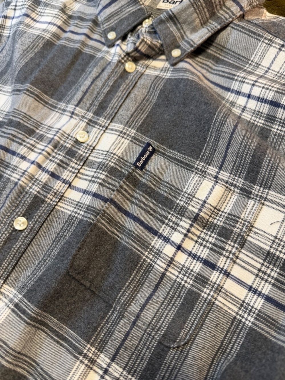 Barbour button down - Picture 2 of 8